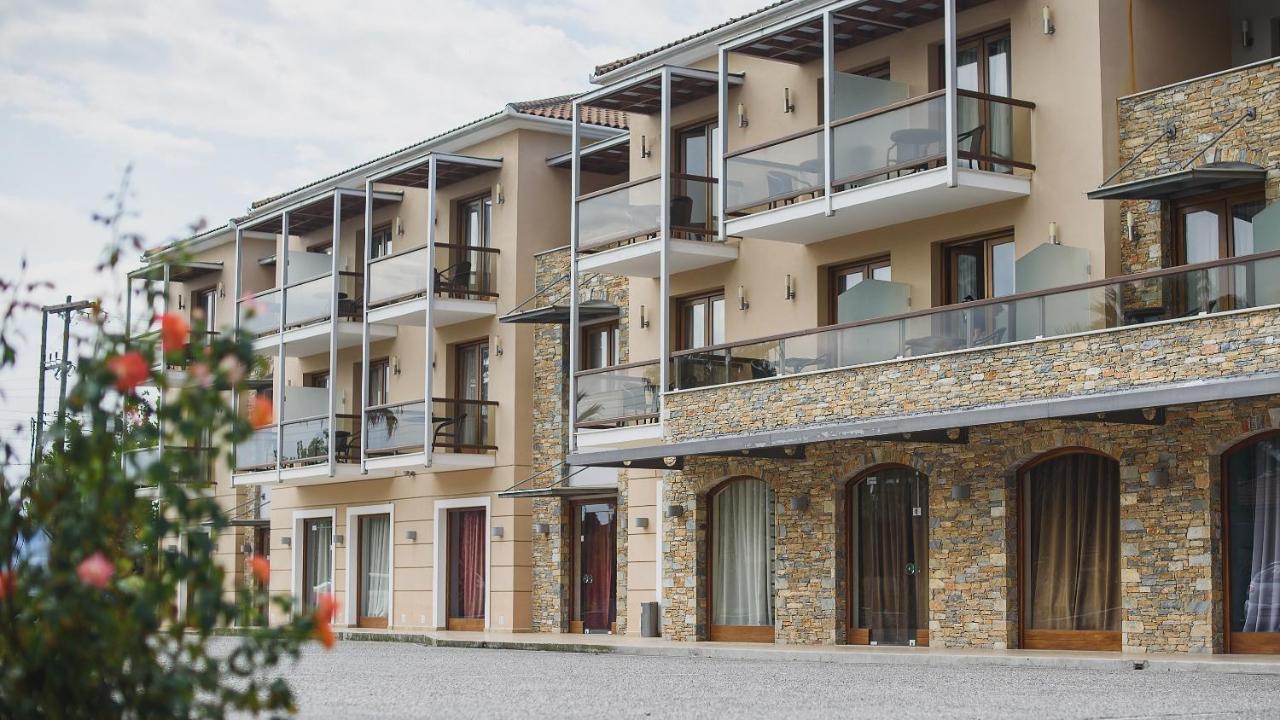 Valis Resort Hotel ヴォロス エクステリア 写真 Residential complex in the village