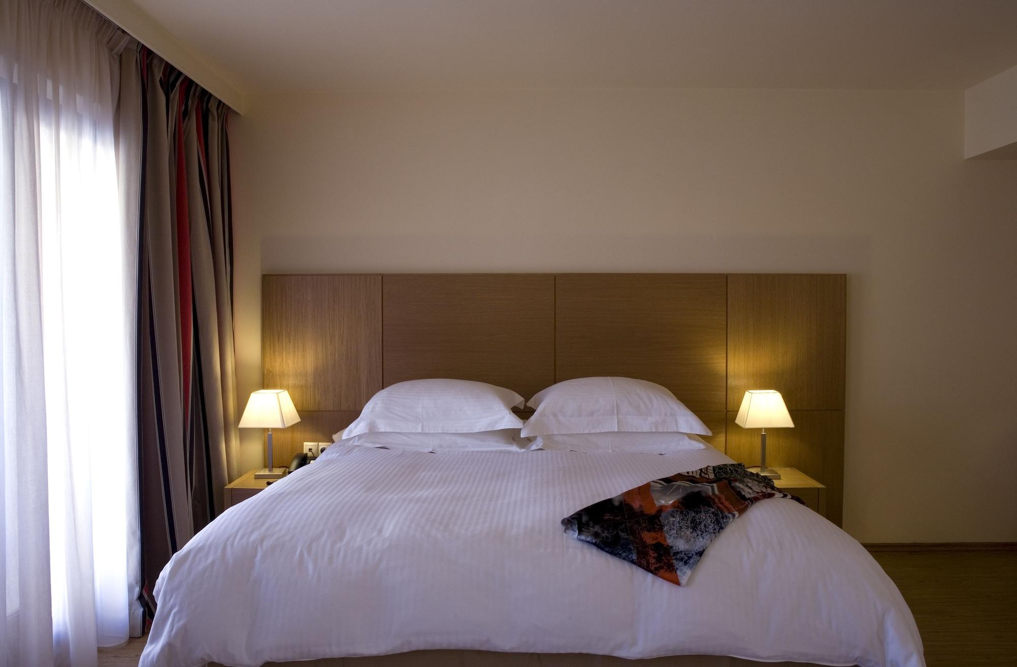 Valis Resort Hotel ヴォロス エクステリア 写真 A bedroom