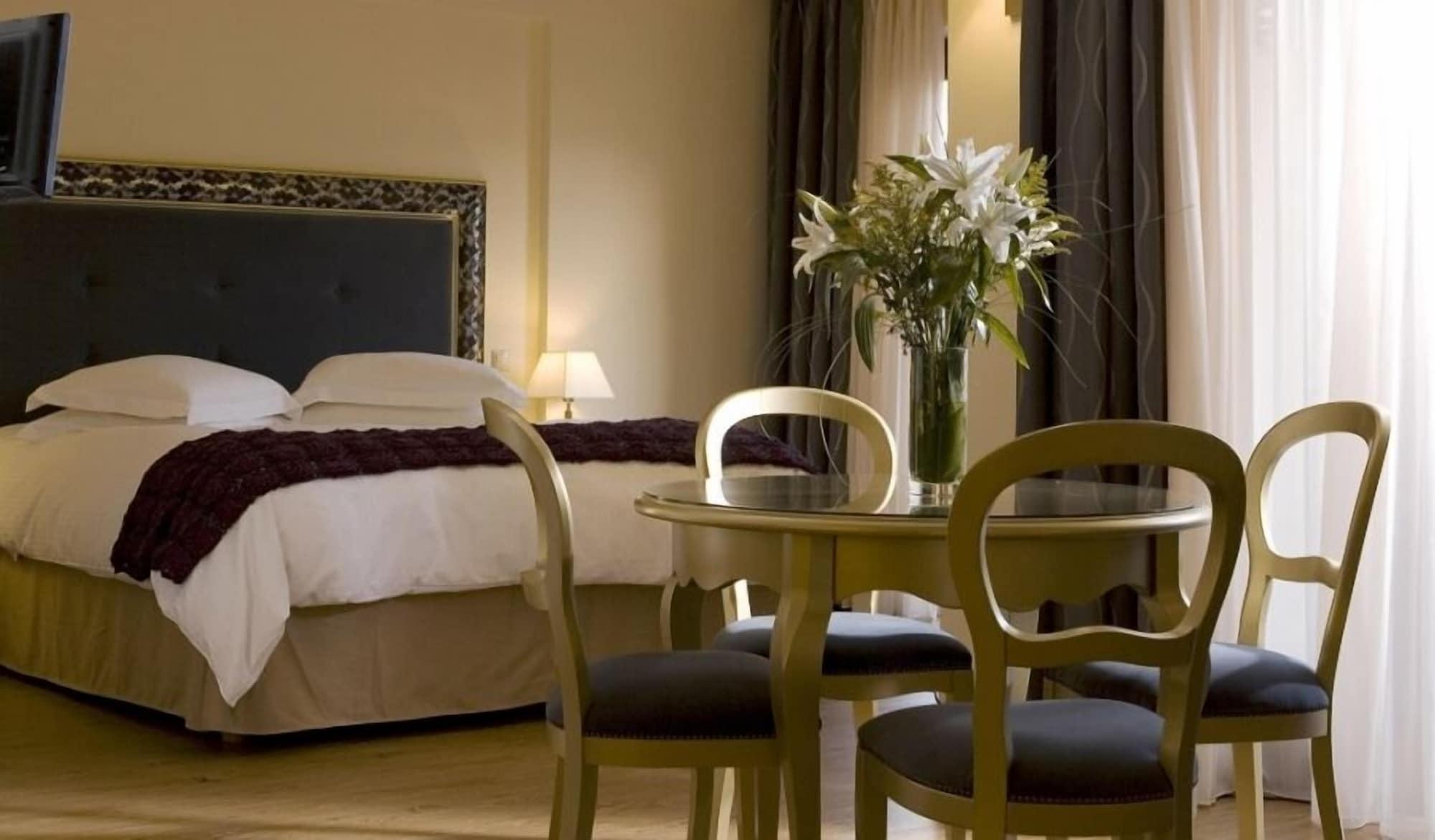 Valis Resort Hotel ヴォロス エクステリア 写真 A room at the hotel