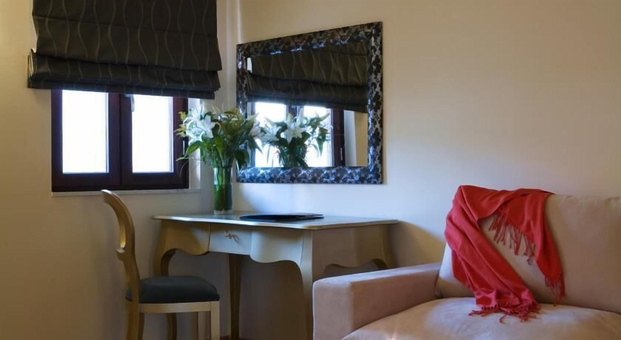 Valis Resort Hotel ヴォロス エクステリア 写真 A Roman blind