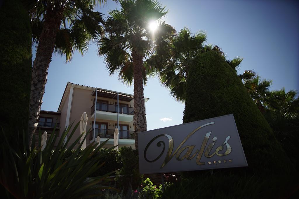 Valis Resort Hotel ヴォロス エクステリア 写真 The sign of the Miss Europe Continental Pageant